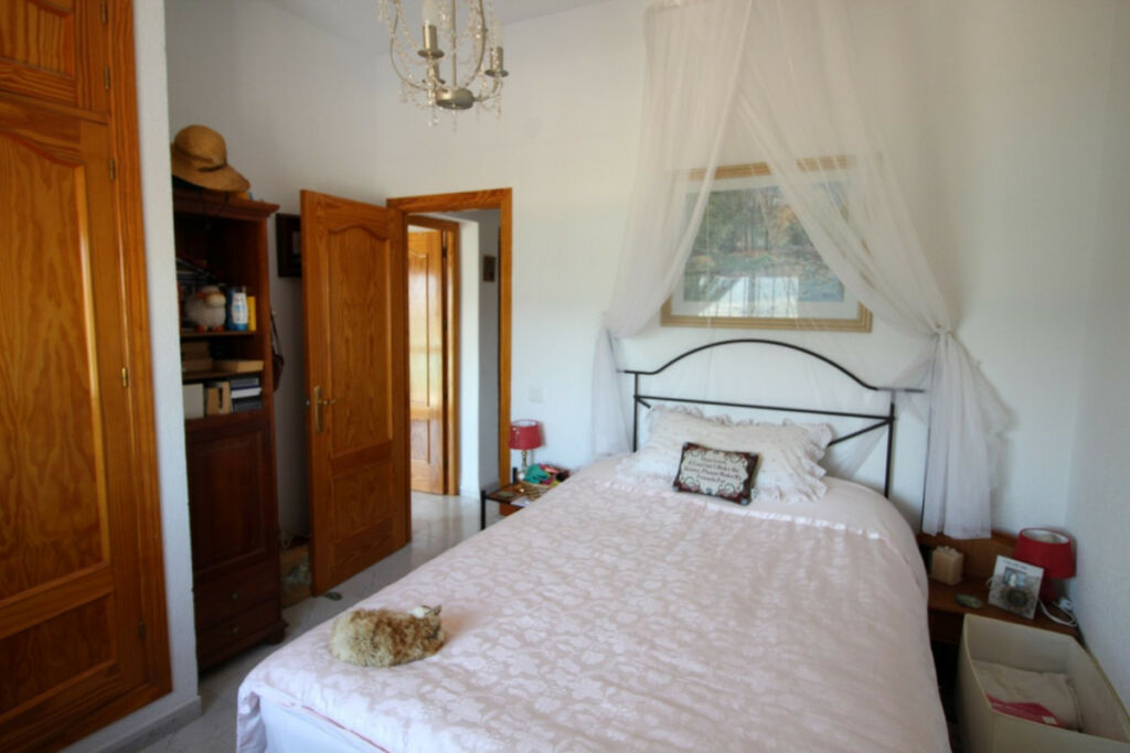 Detached Villa Los Romanes Málaga - image 13
