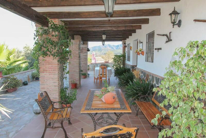 Detached Villa Guaro Málaga - image 14