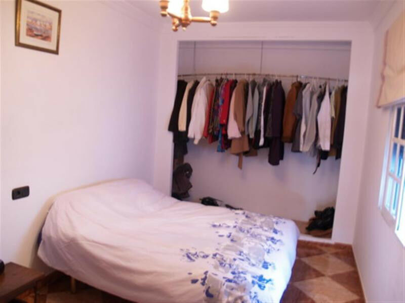 Townhouse Benamocarra Málaga - image 13
