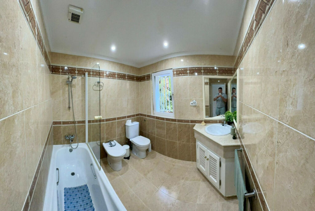 Detached Villa Sotogrande Costa Cádiz - image 13
