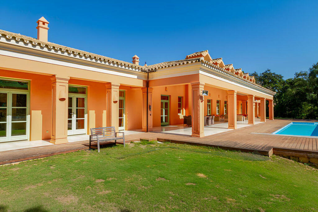 Detached Villa Sotogrande Alto Cádiz - image 13