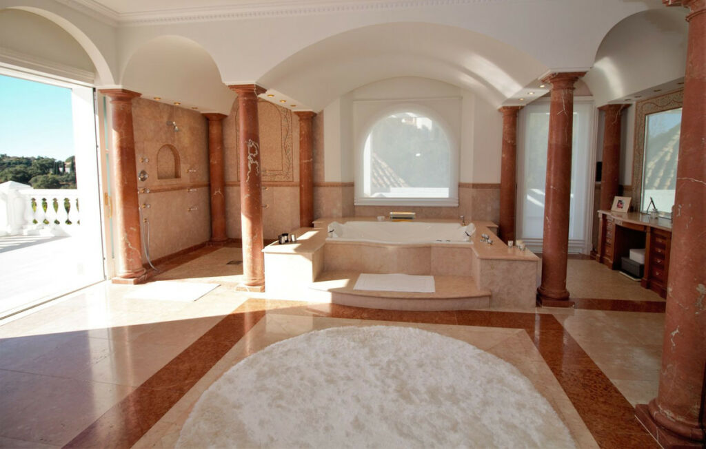 Detached Villa La Zagaleta Málaga - image 13
