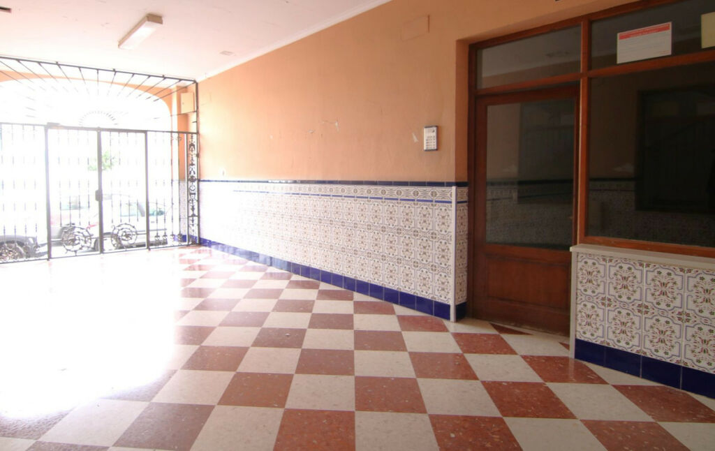 Middle Floor Apartment Coín Málaga - image 13