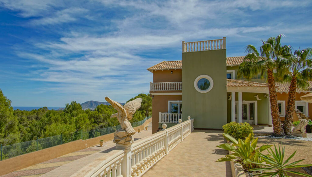 Detached Villa La Nucia Alicante - image 13