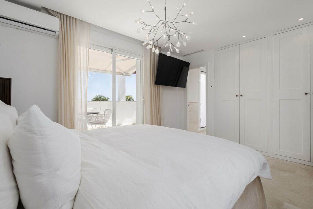 Penthouse Duplex Nueva Andalucía Málaga - image 14