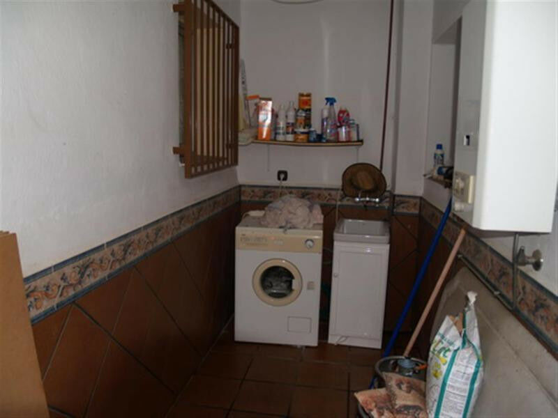 Townhouse Benamocarra Málaga - image 14
