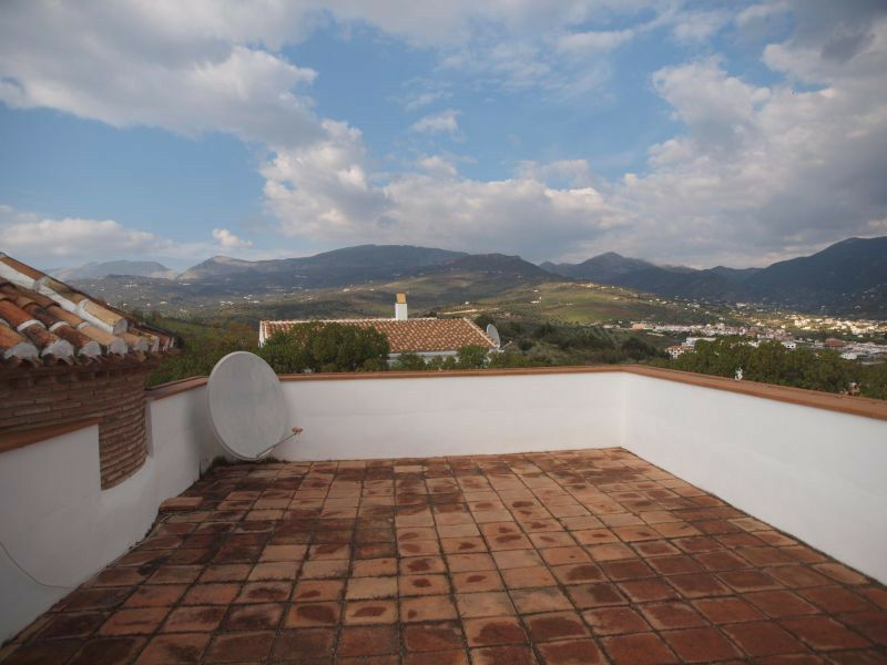 Detached Villa La Viñuela Málaga - image 14