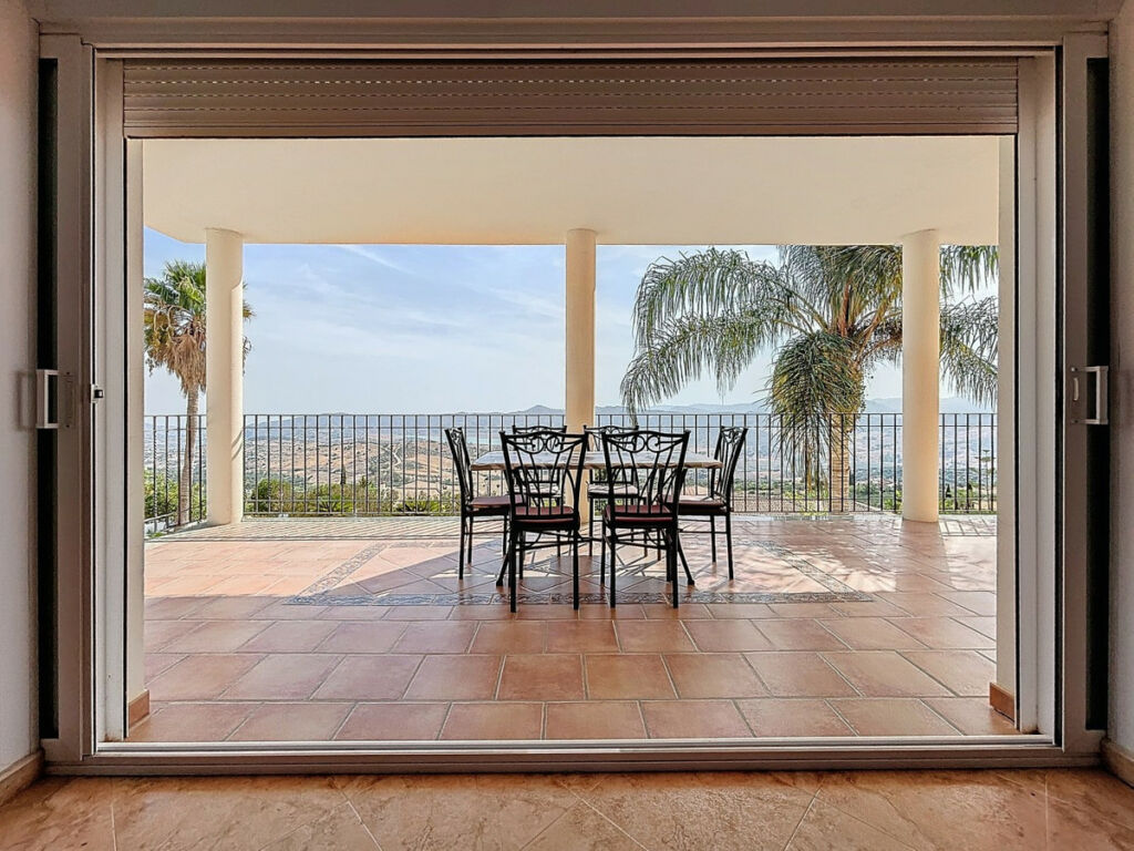 Detached Villa Periana Málaga - image 14