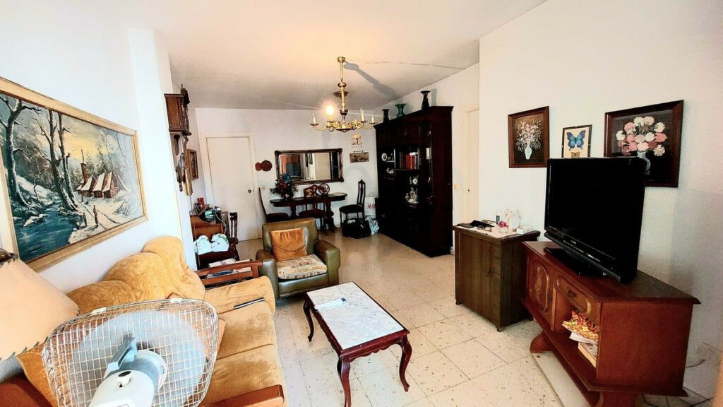 Middle Floor Apartment Fuengirola Málaga - image 14