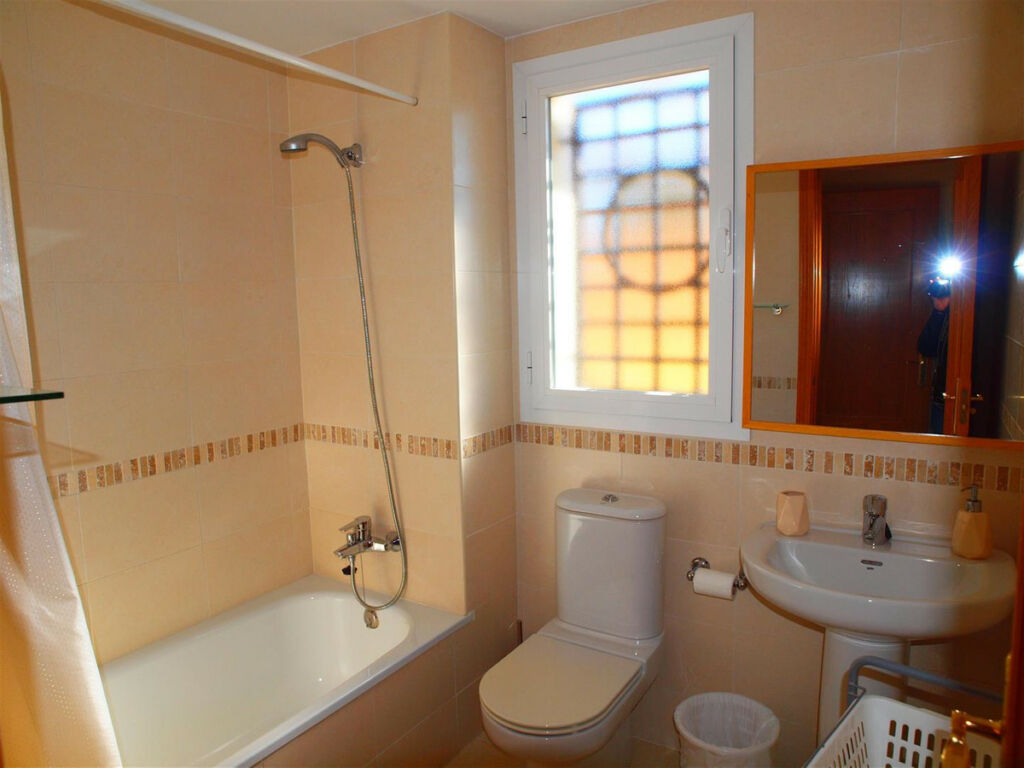 Middle Floor Apartment Caleta de Vélez Málaga - image 14