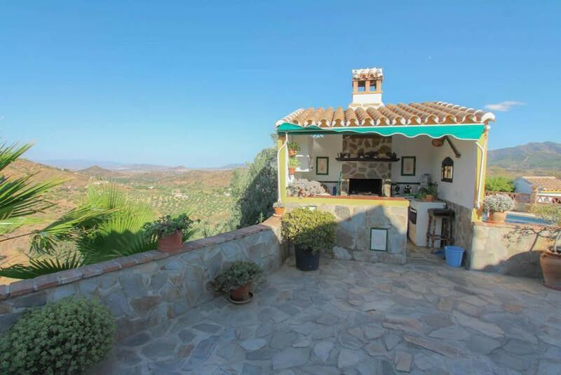 Detached Villa Guaro Málaga - image 15
