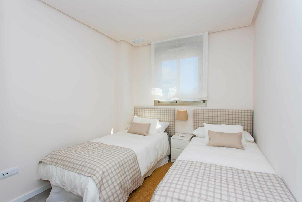 Middle Floor Apartment Villamartin Alicante - image 14