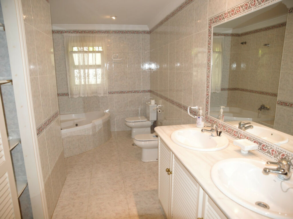 Detached Villa Almayate Málaga - image 14