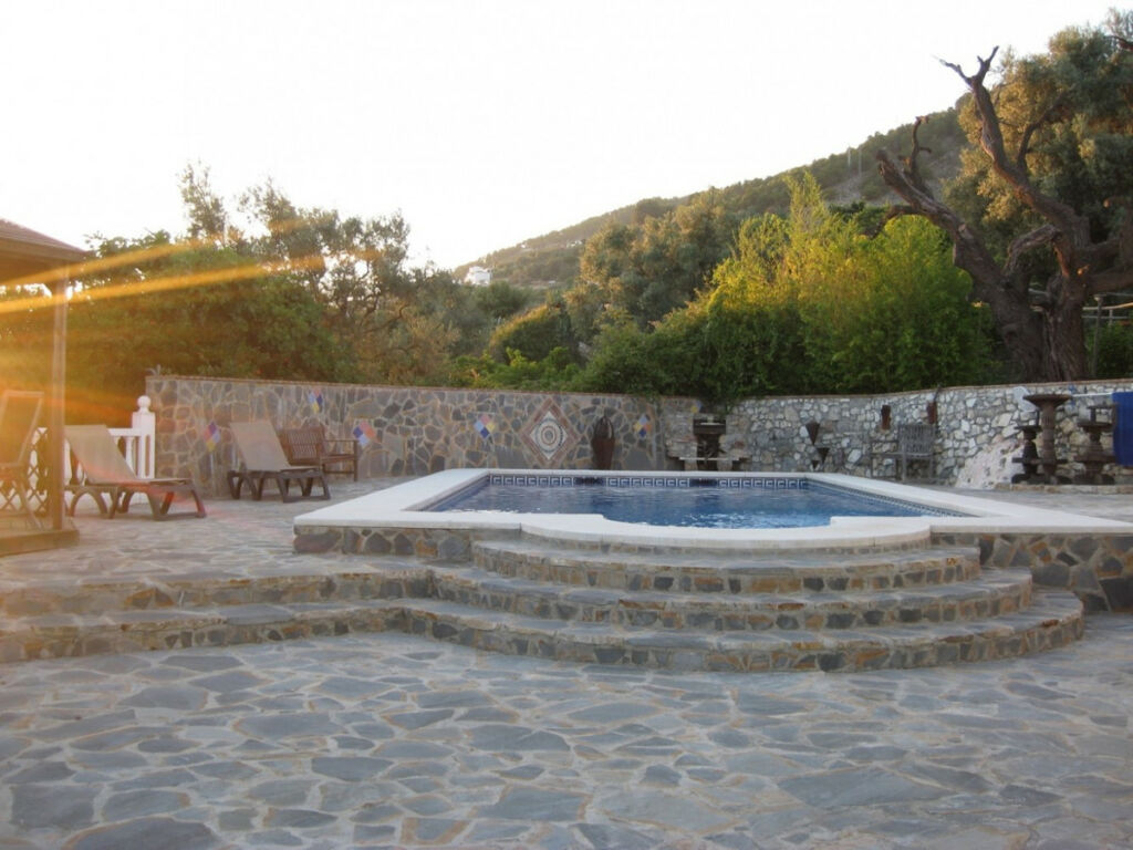 Detached Villa Canillas de Aceituno Málaga - image 15