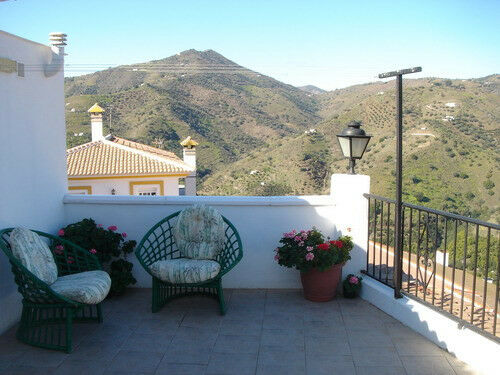 Semi-Detached House Sayalonga Málaga - image 15