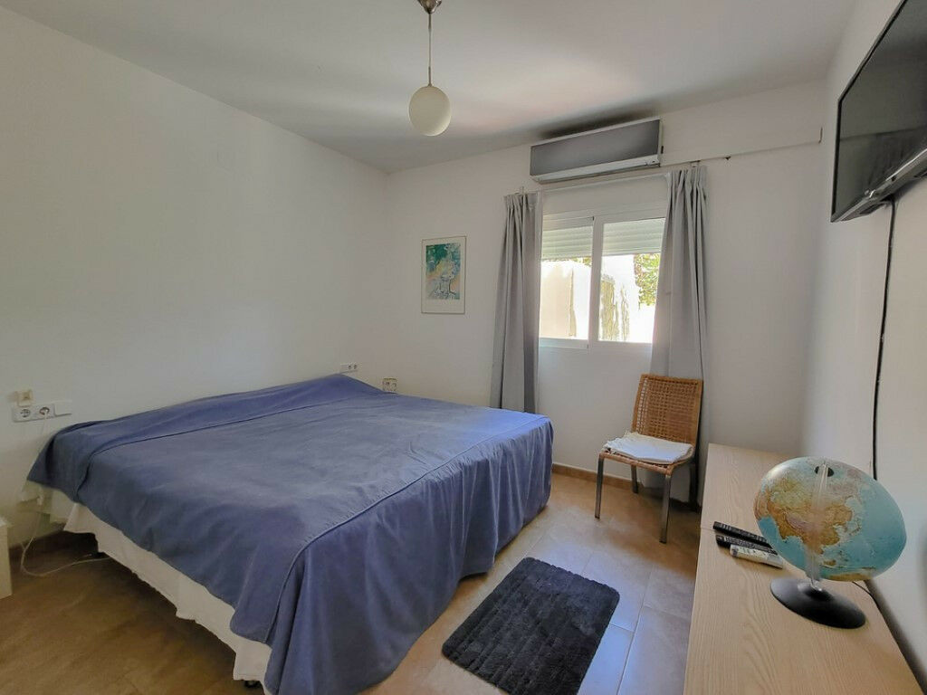Detached Villa Moraira Alicante - image 15