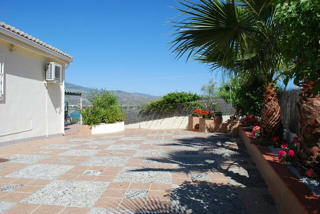 Detached Villa Viñuela Málaga - image 15