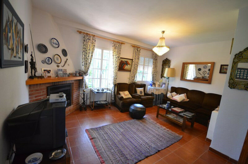 Detached Villa Macharaviaya Málaga - image 15
