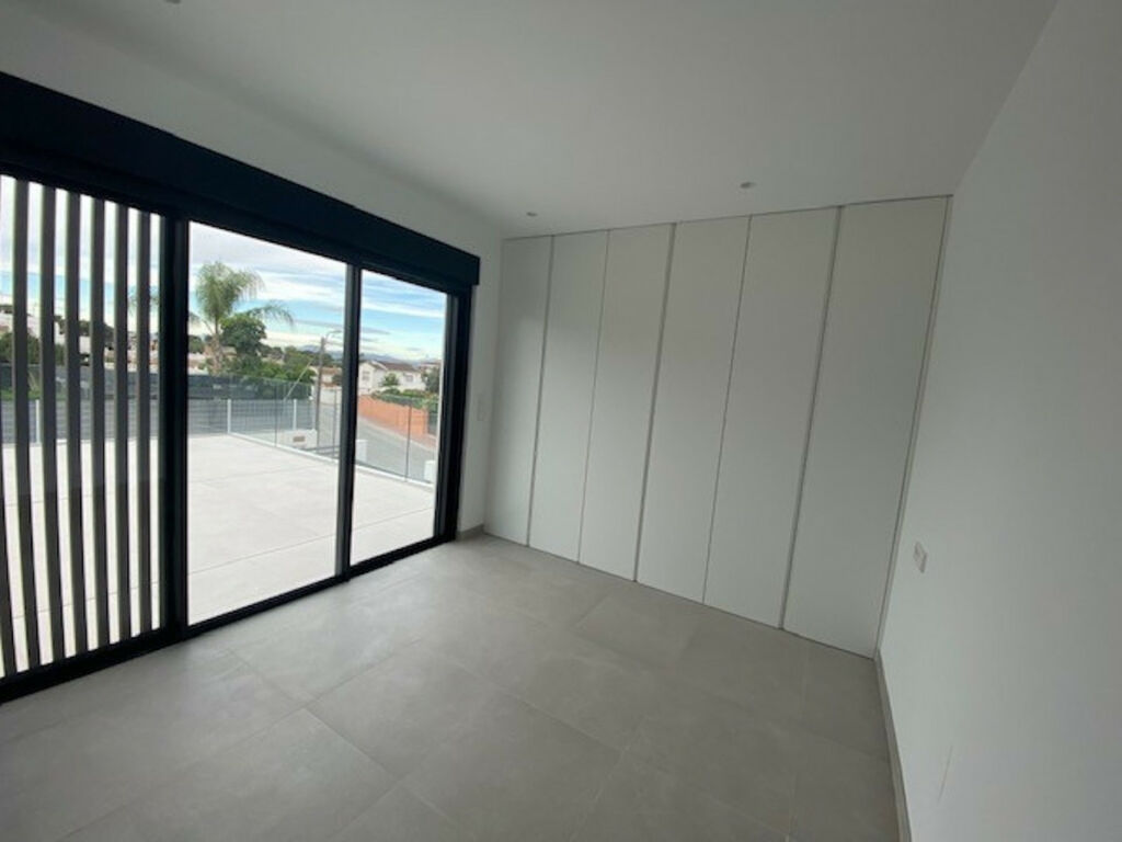 Detached Villa Lomas de Cabo Roig Alicante - image 15