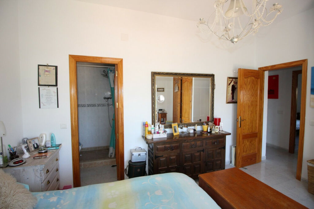 Detached Villa Los Romanes Málaga - image 15