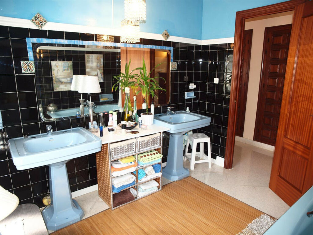 Detached Villa Benajarafe Málaga - image 15