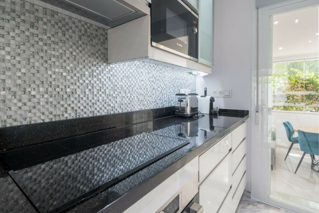 Ground Floor Apartment The Golden Mile Málaga - image 15