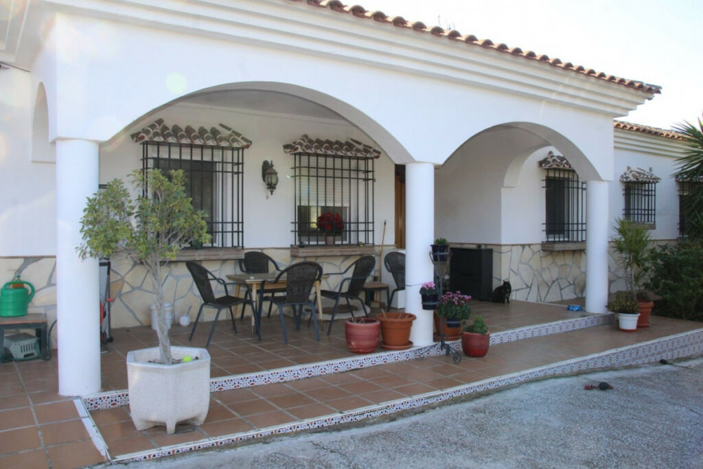 Detached Villa La Viñuela Málaga - image 15