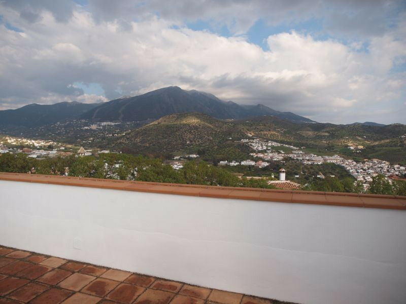 Detached Villa La Viñuela Málaga - image 15