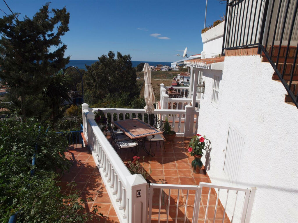 Middle Floor Apartment Benajarafe Málaga - image 15