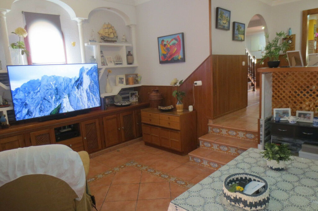 Semi-Detached House El Coto Málaga - image 15