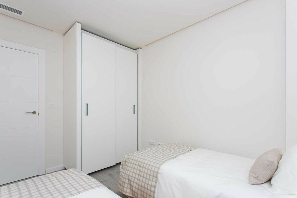 Middle Floor Apartment Villamartin Alicante - image 15