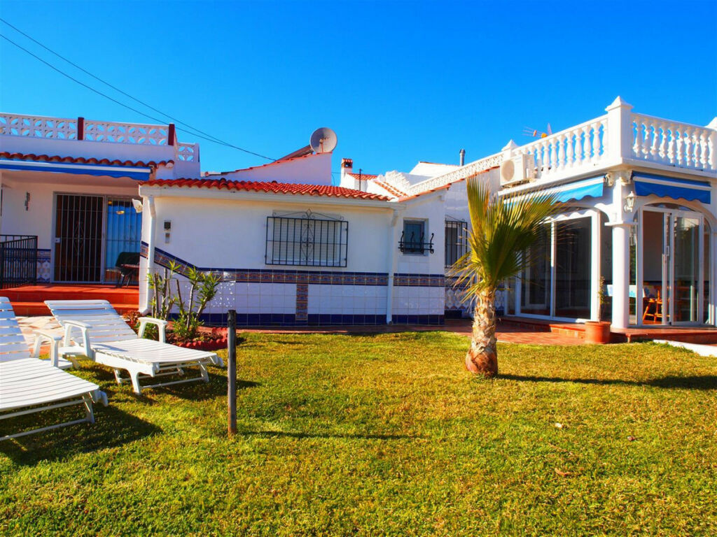 Detached Villa Almayate Málaga - image 15