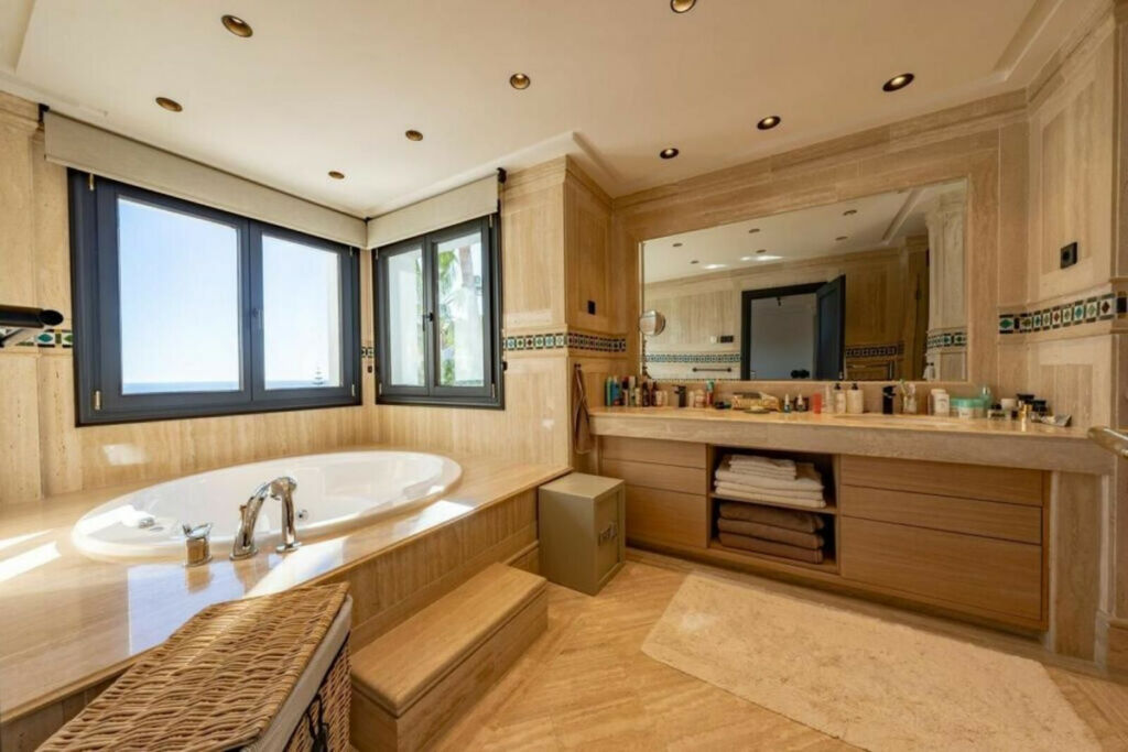 Penthouse Sierra Blanca Málaga - image 16