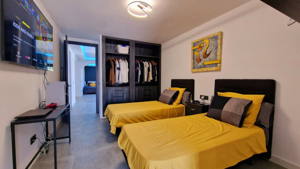 Detached Villa San Pedro de Alcántara Málaga - image 17