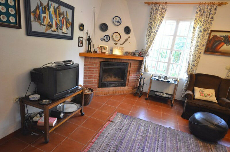 Detached Villa Macharaviaya Málaga - image 16