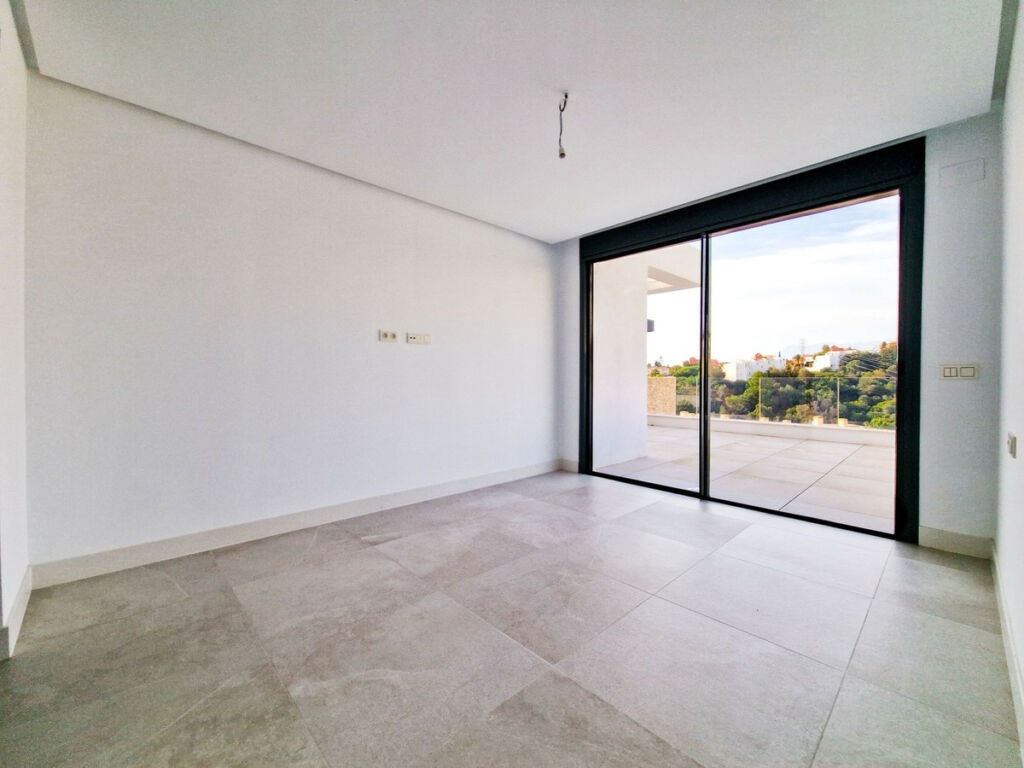 Penthouse Duplex Cabopino Málaga - image 17