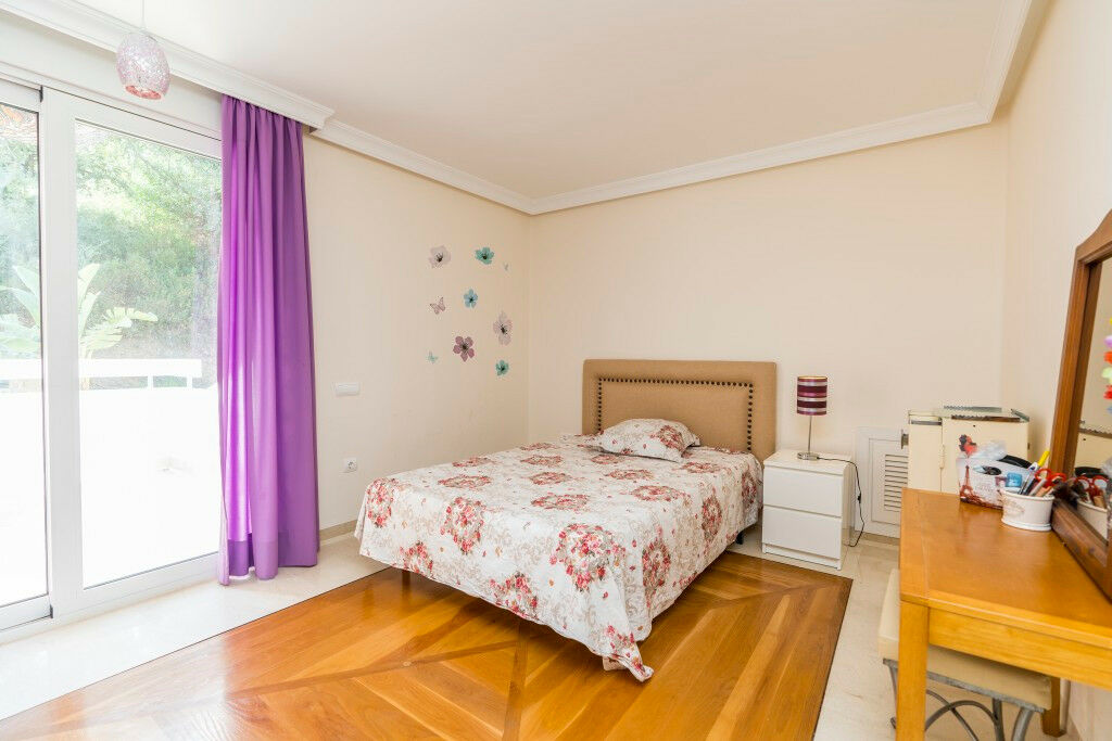 Detached Villa La Mairena Málaga - image 16