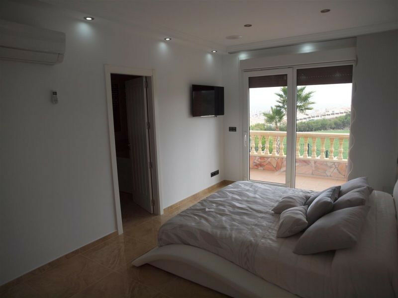 Detached Villa Torre del Mar Málaga - image 16