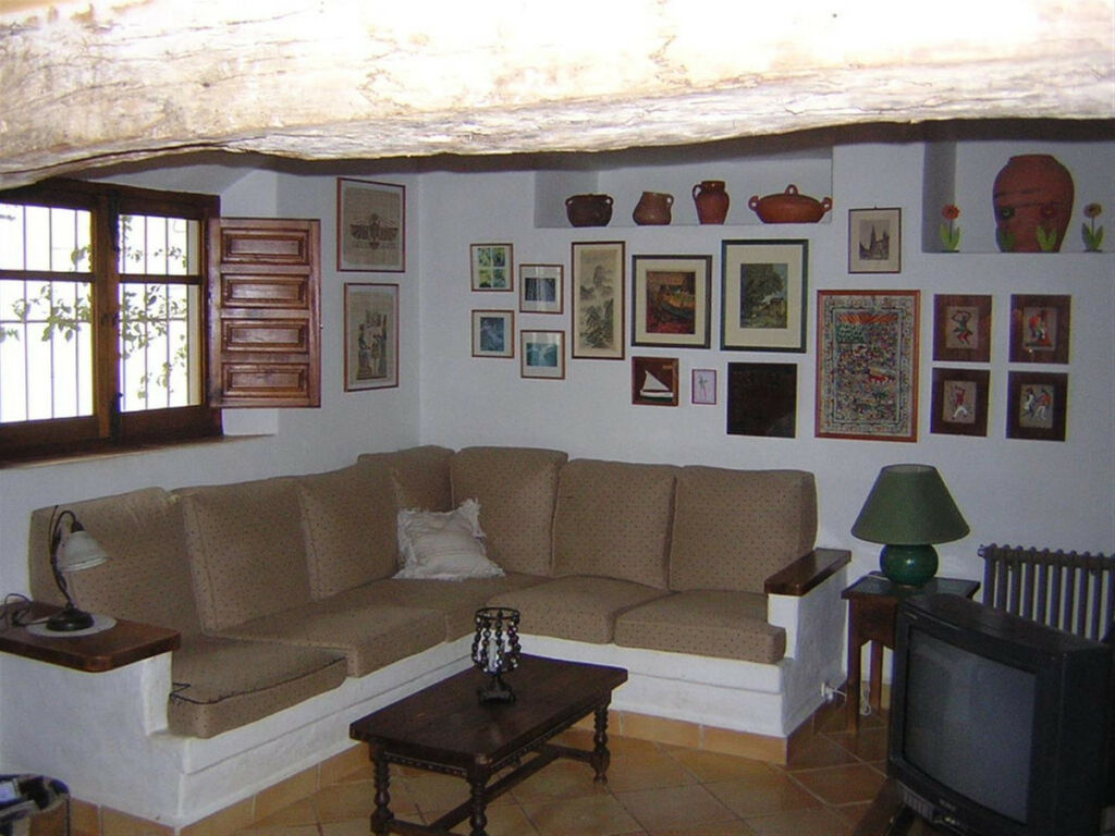 Detached Villa Riogordo Málaga - image 16