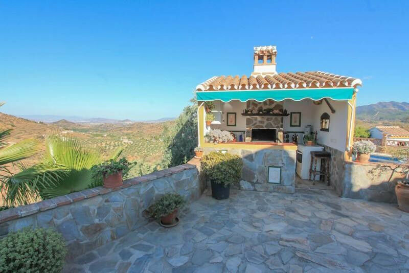 Detached Villa Guaro Málaga - image 17