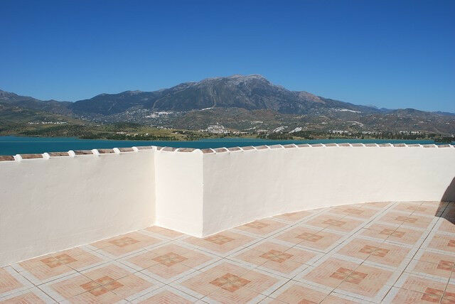 Detached Villa Viñuela Málaga - image 16