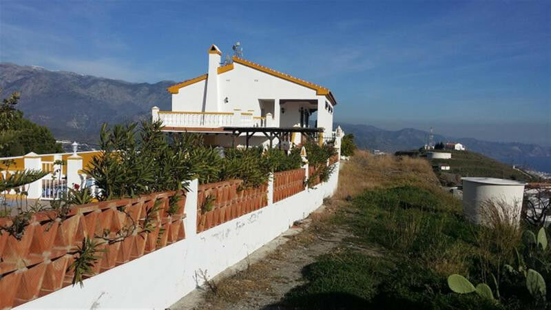 Detached Villa Torrox Málaga - image 16
