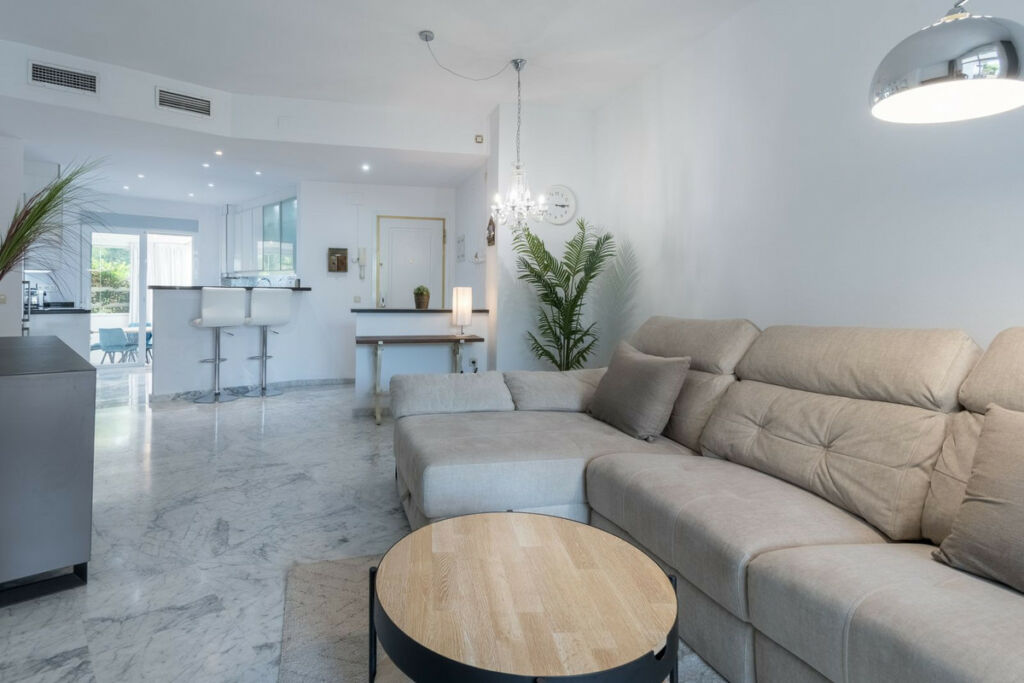 Ground Floor Apartment The Golden Mile Málaga - image 16