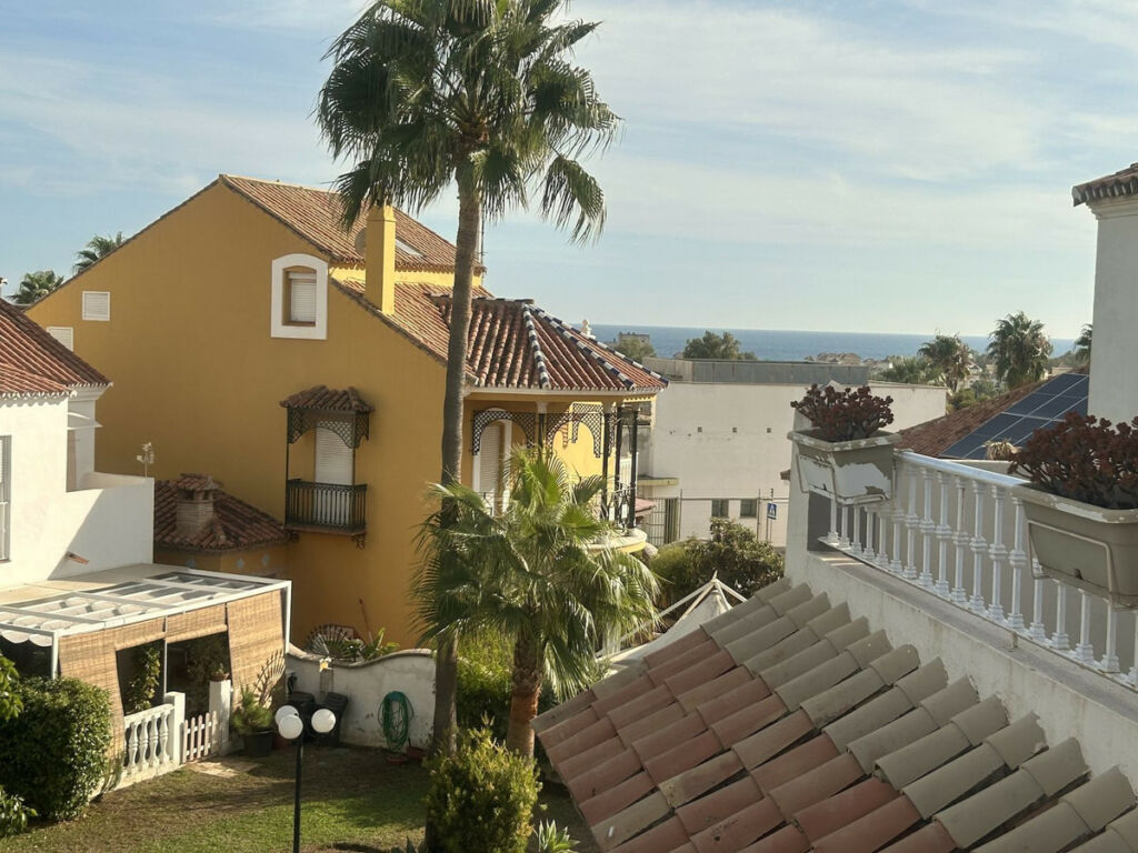 Townhouse New Golden Mile Málaga - image 17
