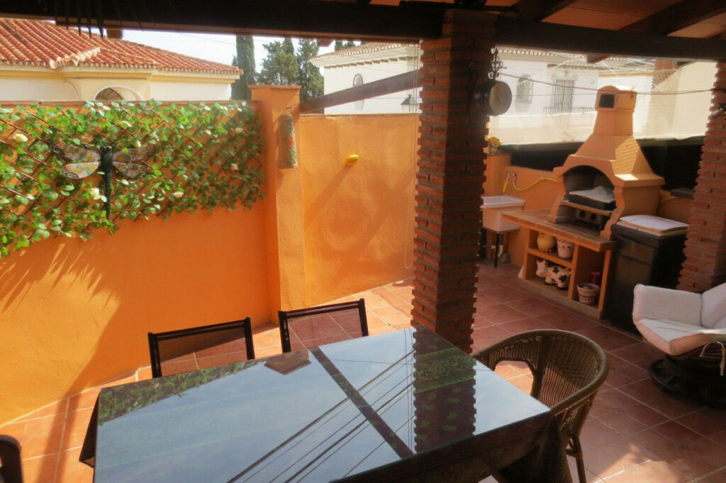 Semi-Detached House El Coto Málaga - image 17
