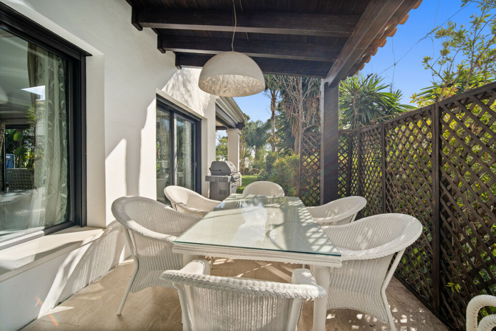 Detached Villa The Golden Mile Málaga - image 19