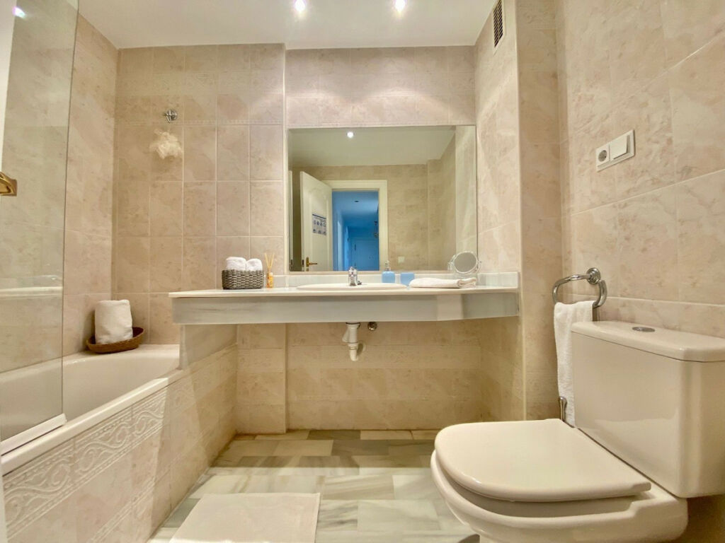 Middle Floor Apartment Elviria Málaga - image 17
