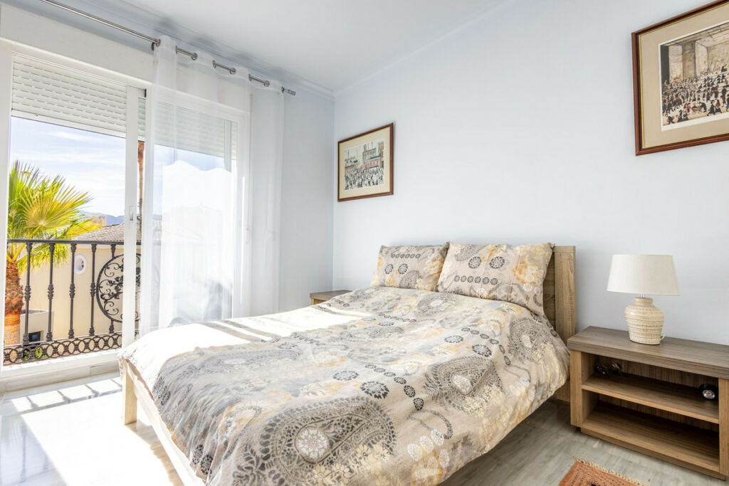 Detached Villa Alhaurin Golf Málaga - image 17