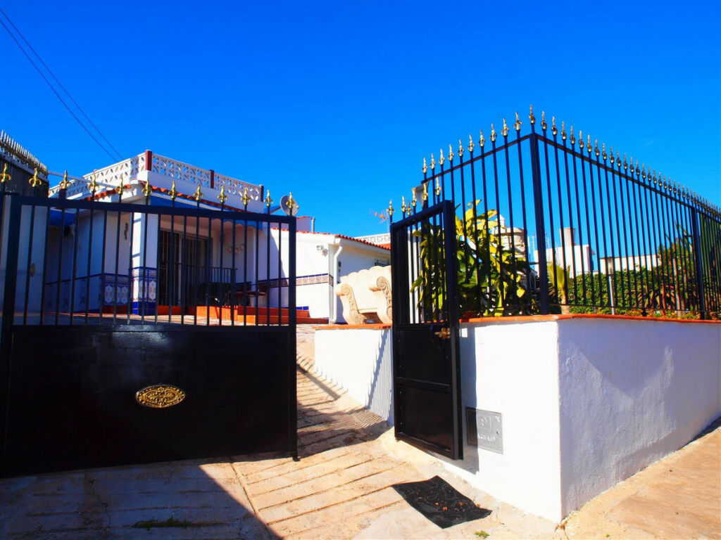 Detached Villa Almayate Málaga - image 17
