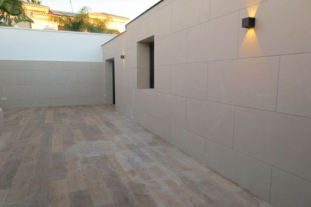 Detached Villa El Coto Málaga - image 17